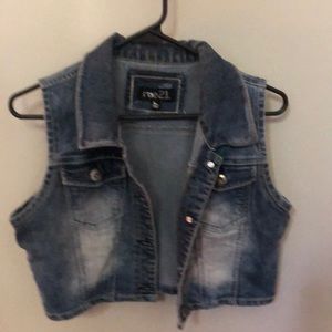 RUE 21 Crop Jean Vest